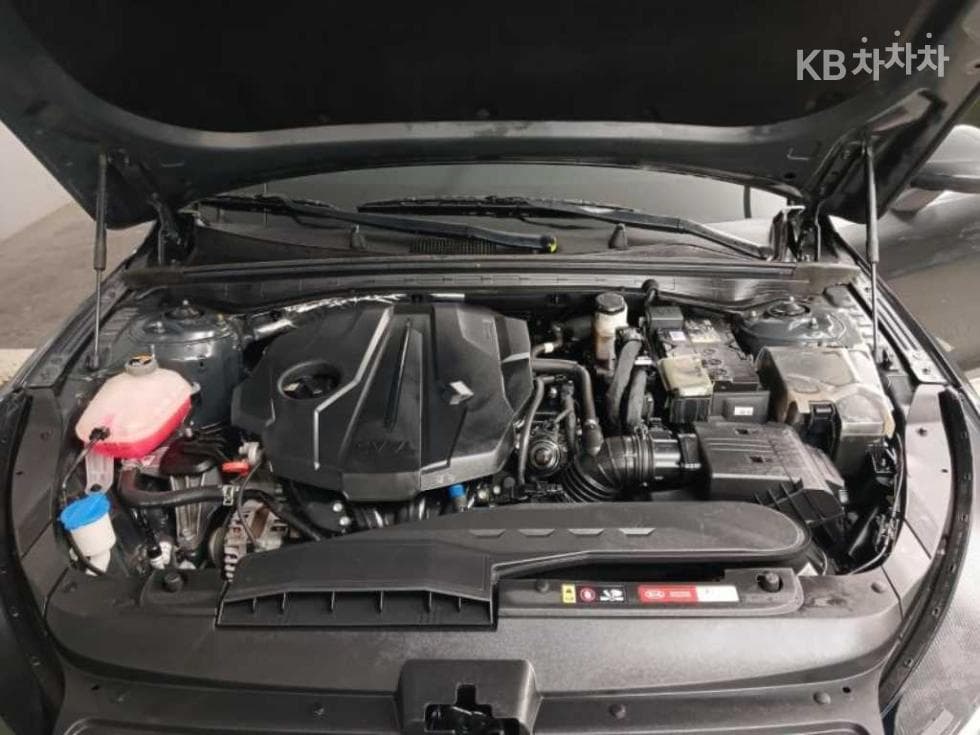Киа K5 3-토 поколение2.0 Бензин Signature - 19