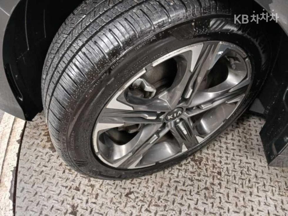 Киа K5 3-토 поколение2.0 Бензин Signature - 20