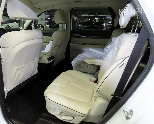 Хюндай Palisade2.2 Дизел 7-местен (Лимузин) Calligraphy - 7