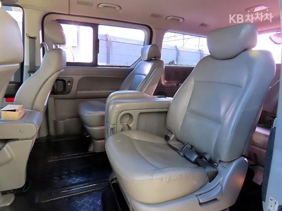 Хюндай Гранд Старекс12-местен Комби CVX 4x4 Premium - 6