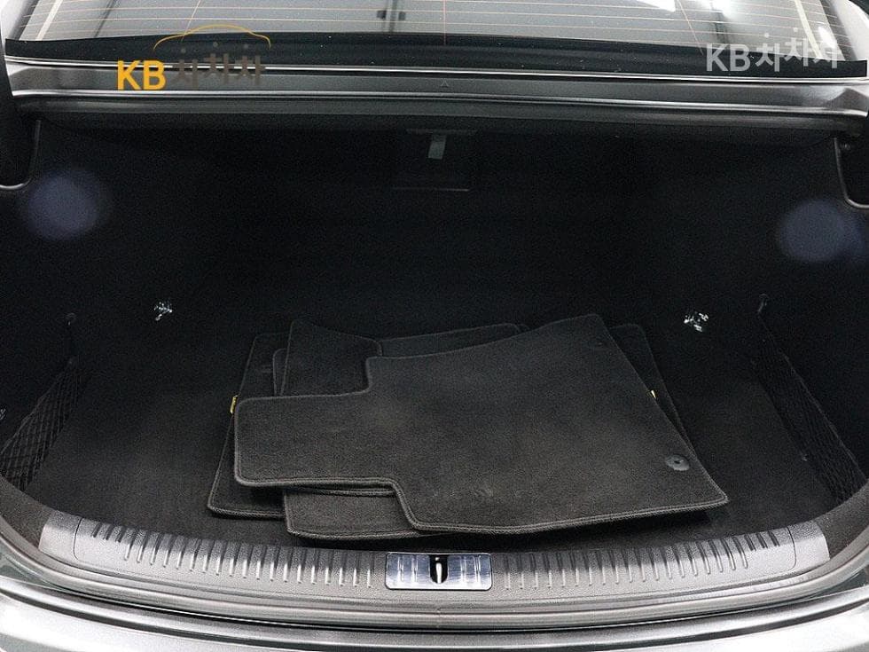 Genesis EQ9003.8 GDI AWD Premium Luxury - 5