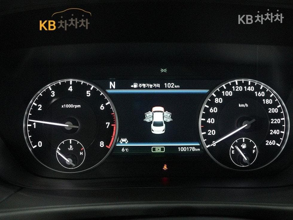 Genesis EQ9003.8 GDI AWD Premium Luxury - 6