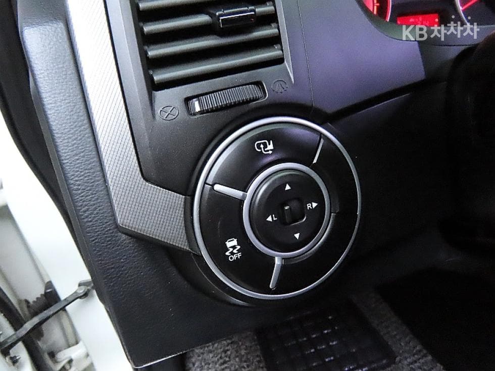 KG Mobility Korando Sports (pickup variant)CX7 4WD 패션 - 12