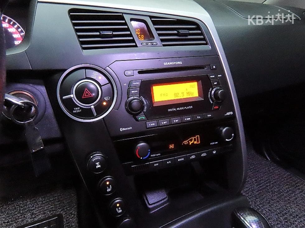KG Mobility Korando Sports (pickup variant)CX7 4WD 패션 - 17