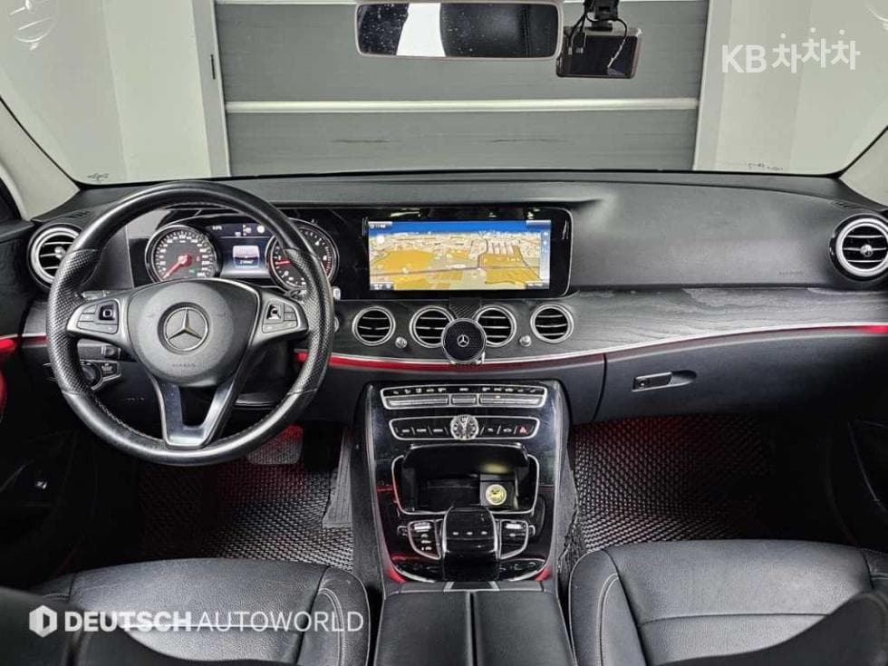 Mercedes-Benz E-Клас (W213)E220d Exclusive - 7