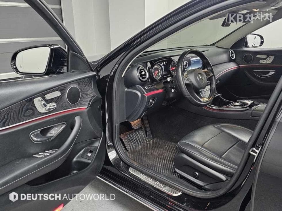 Mercedes-Benz E-Клас (W213)E220d Exclusive - 11