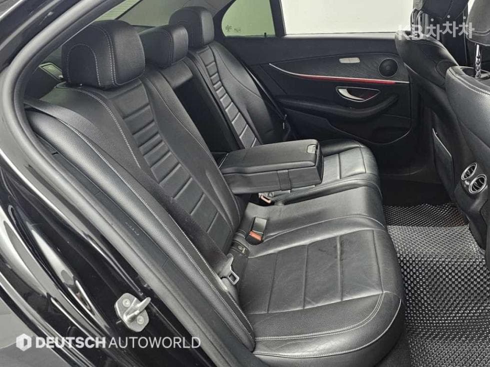 Mercedes-Benz E-Клас (W213)E220d Exclusive - 12