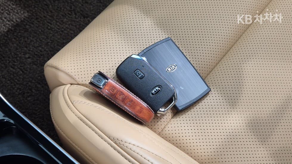 Киа K7 Premiere3.0 GDi Signature - 19