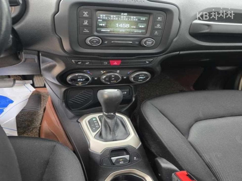 지프 레니게이드2.4 Longitude Стандартен - 13