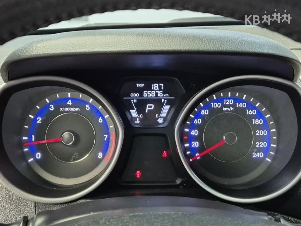 Хюндай Avante (Elantra)MDM16 GDi LUXURY - 6