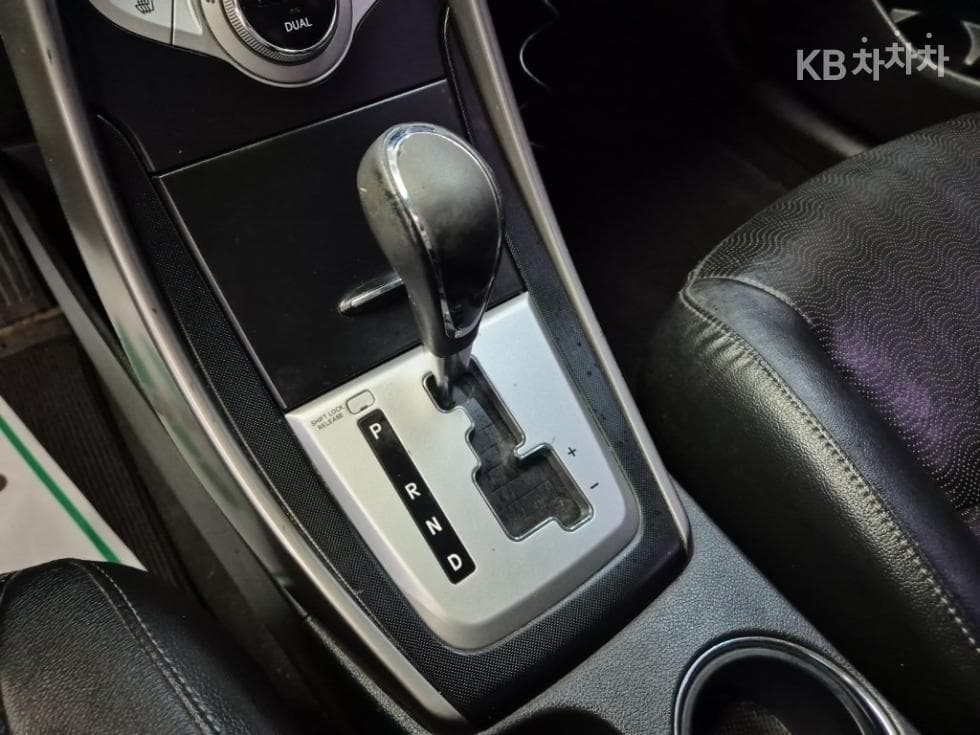 Хюндай Avante (Elantra)MDM16 GDi LUXURY - 8