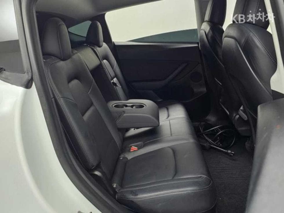 테슬라 Model YStandard Range - 12