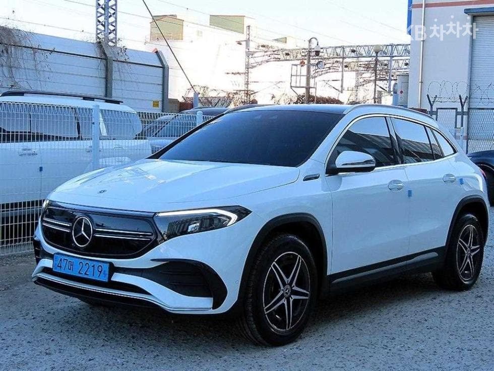 Mercedes-Benz EQA (H243) EQA 250 AMG Line - Image 1