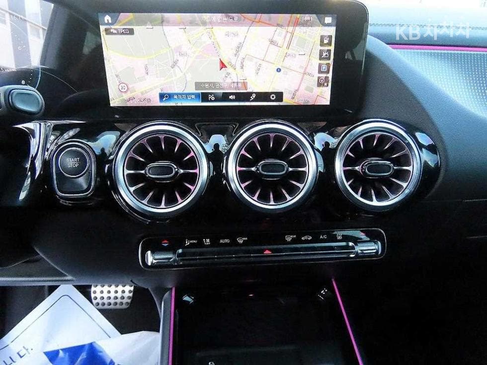 Mercedes-Benz EQA (H243)EQA 250 AMG Line - 12