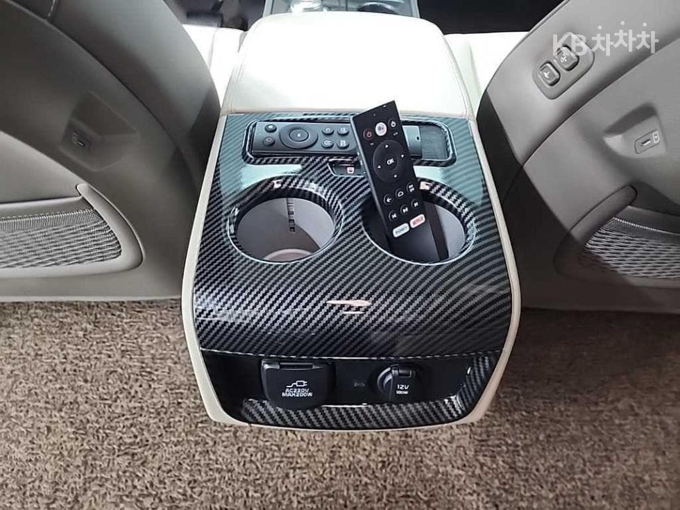 Киа The New (фейслифт) Канивал 4-то поколениеВисок Лимузин (Канивал) G3.5 GDI 7-местен (Лимузин) Signature - 13