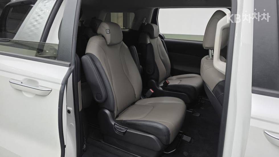 Киа The New (фейслифт) Канивал 4-то поколениеD2.2 9-местен Престиж - 8