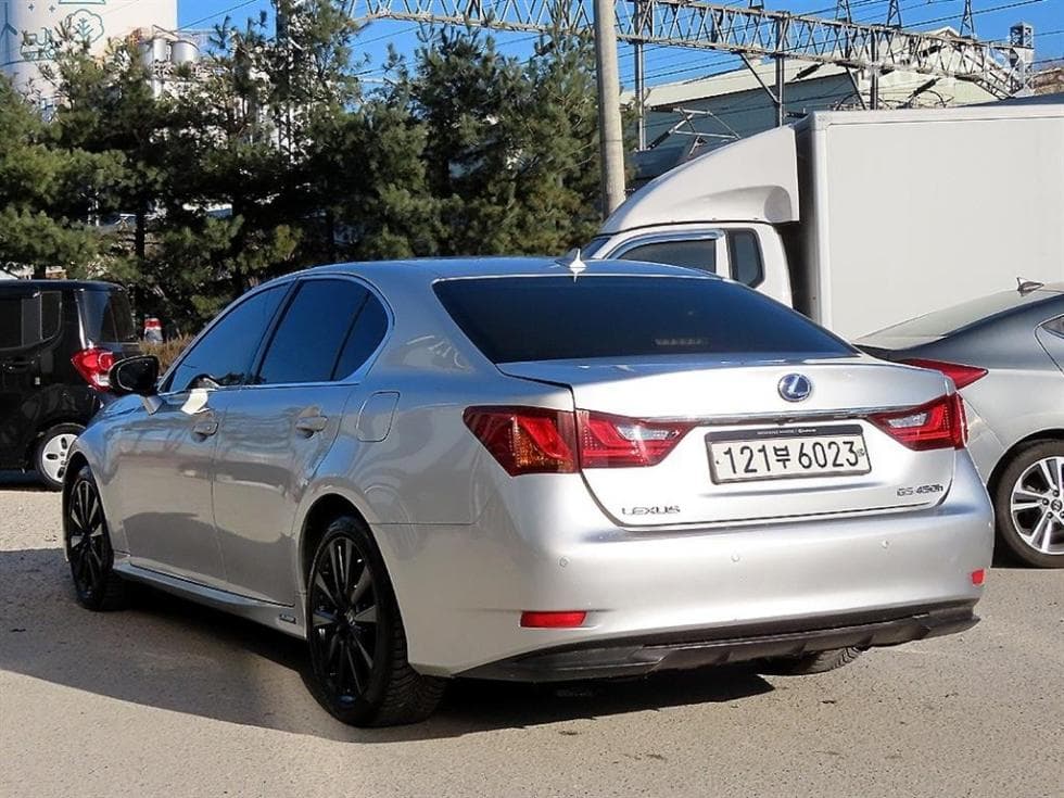 Lexus New GS450h Supreme (High Trim) - 3
