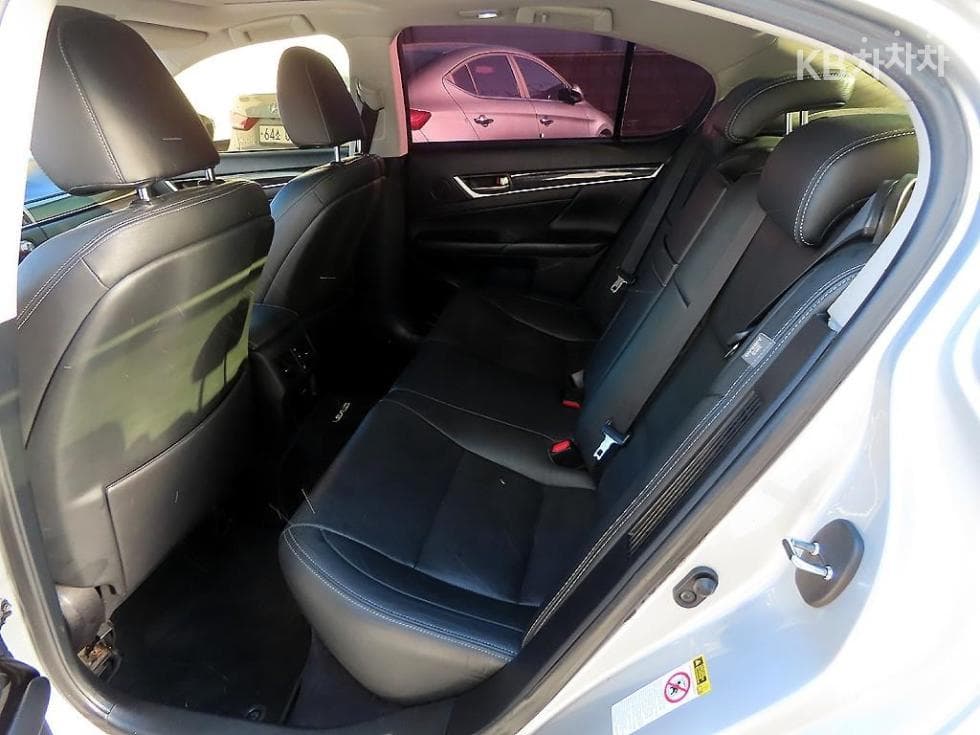 Lexus New GS450h Supreme (High Trim) - 6