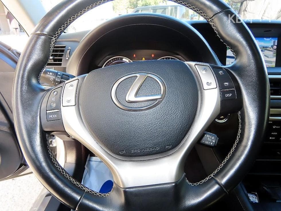 Lexus New GS450h Supreme (High Trim) - 8