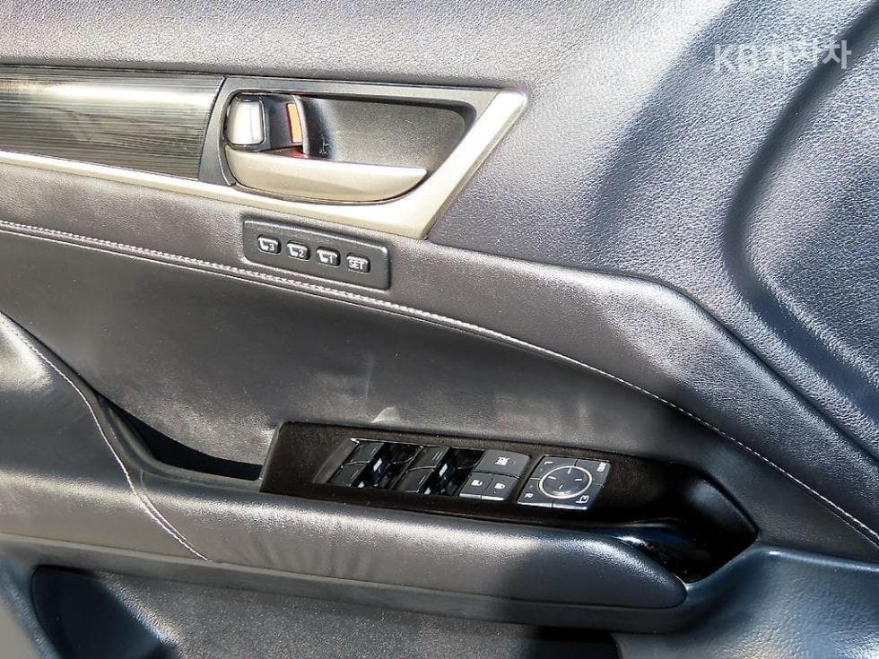 Lexus New GS450h Supreme (High Trim) - 11