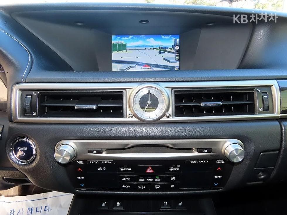 Lexus New GS450h Supreme (High Trim) - 14