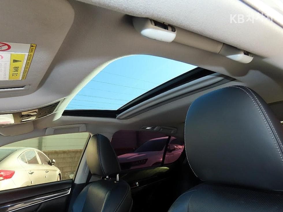 Lexus New GS450h Supreme (High Trim) - 18