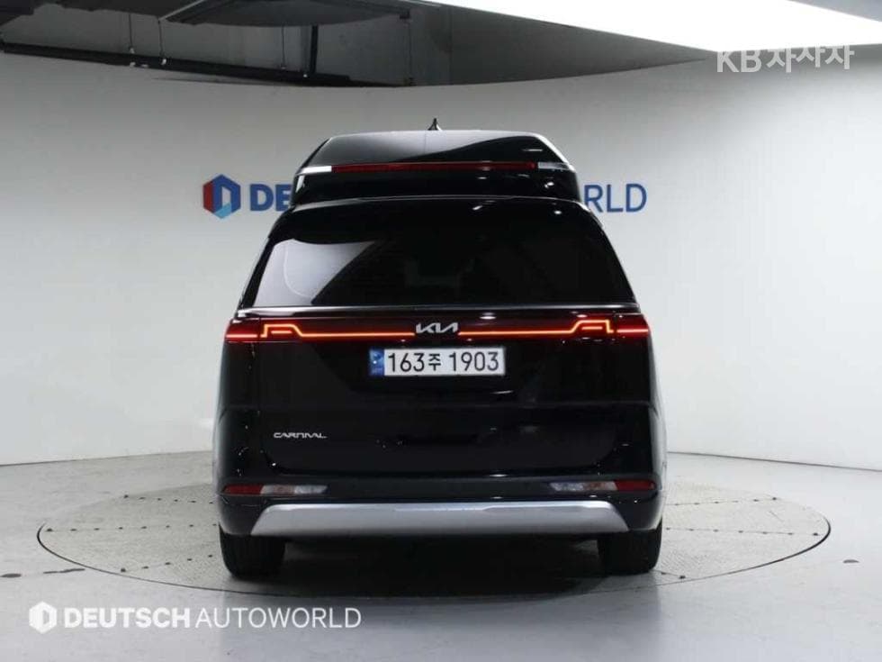 Киа Канивал 4-то поколениеВисок Лимузин (Канивал) D2.2 7-местен (Лимузин) Signature - 4