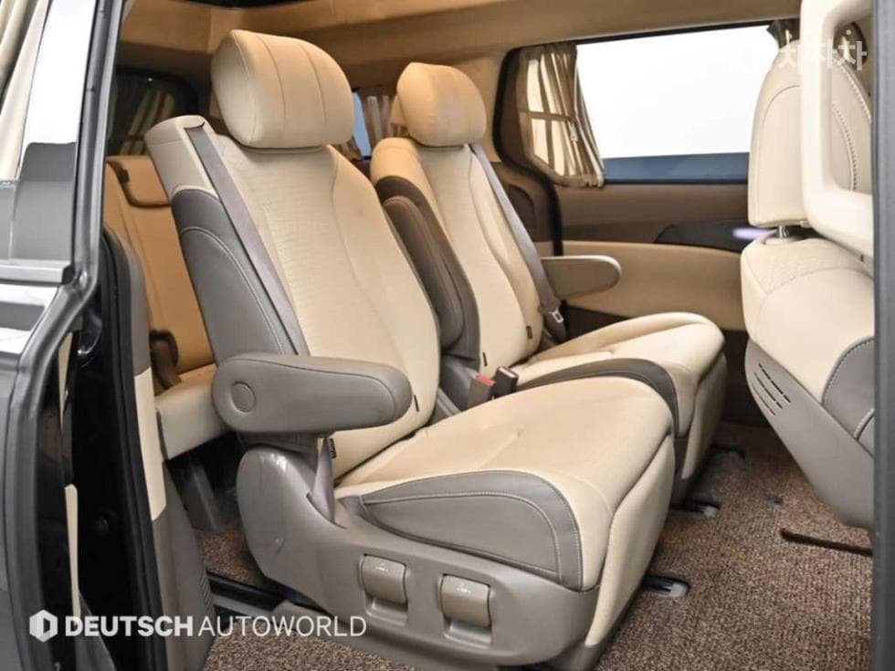 Киа Канивал 4-то поколениеВисок Лимузин (Канивал) D2.2 7-местен (Лимузин) Signature - 12