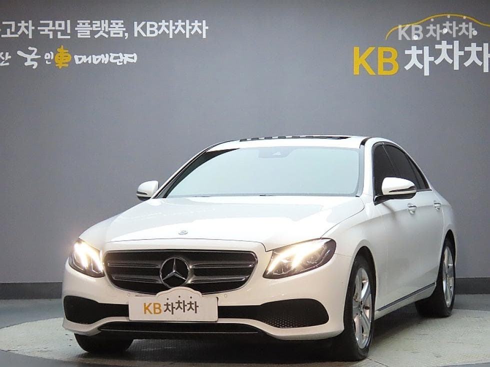 Mercedes-Benz E-Клас (W213) E200 Avantgarde - Image 1