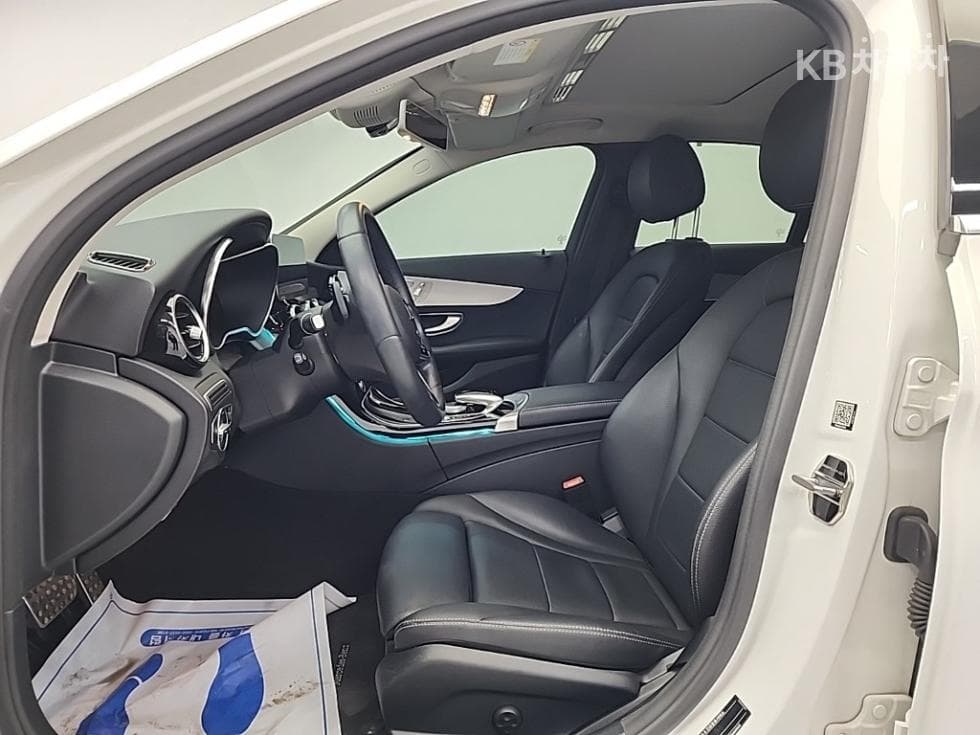 Mercedes-Benz The New (фейслифт) C-КласC200 Avantgarde W205 - 11