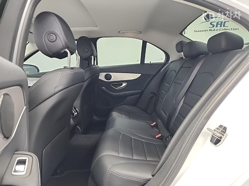 Mercedes-Benz The New (фейслифт) C-КласC200 Avantgarde W205 - 12