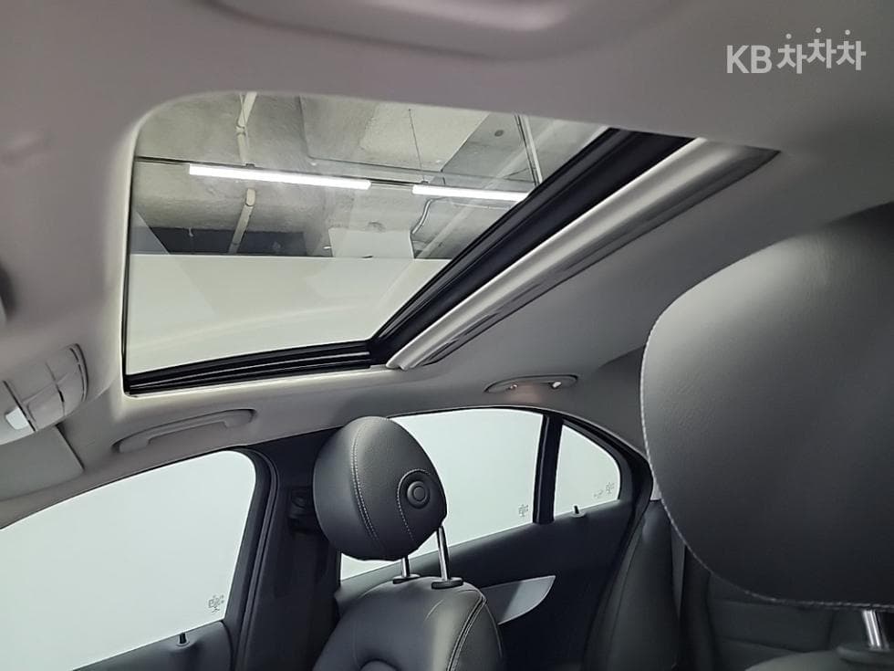 Mercedes-Benz The New (фейслифт) C-КласC200 Avantgarde W205 - 14