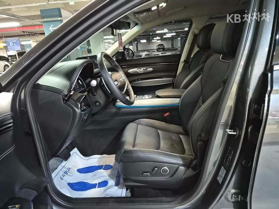 Genesis GV70Gasoline 2.5T AWD - 6
