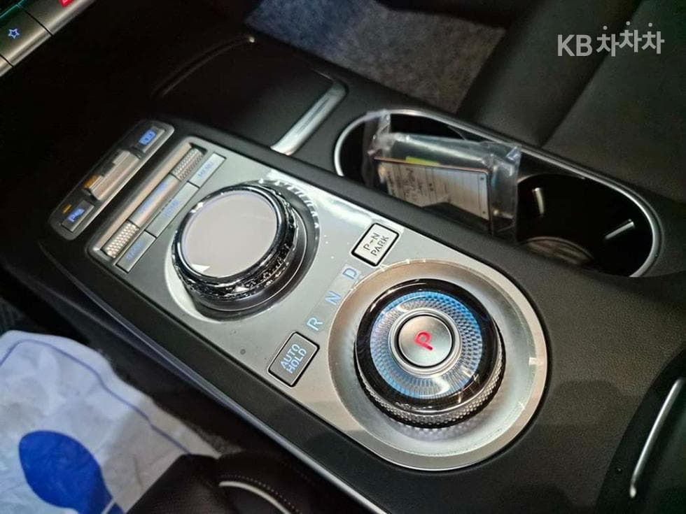 Genesis GV70Gasoline 2.5T AWD - 10