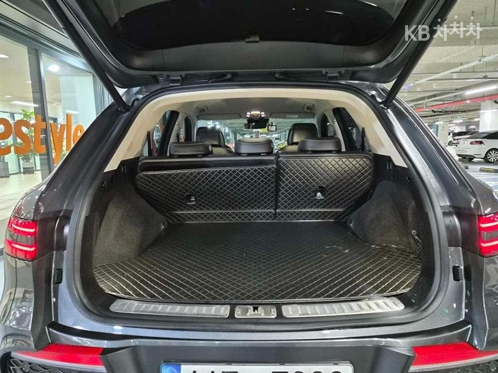 Genesis GV70Gasoline 2.5T AWD - 18