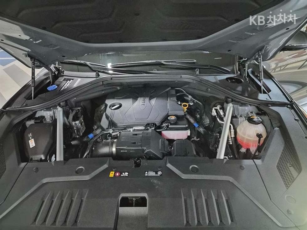 Genesis GV70Gasoline 2.5T AWD - 19