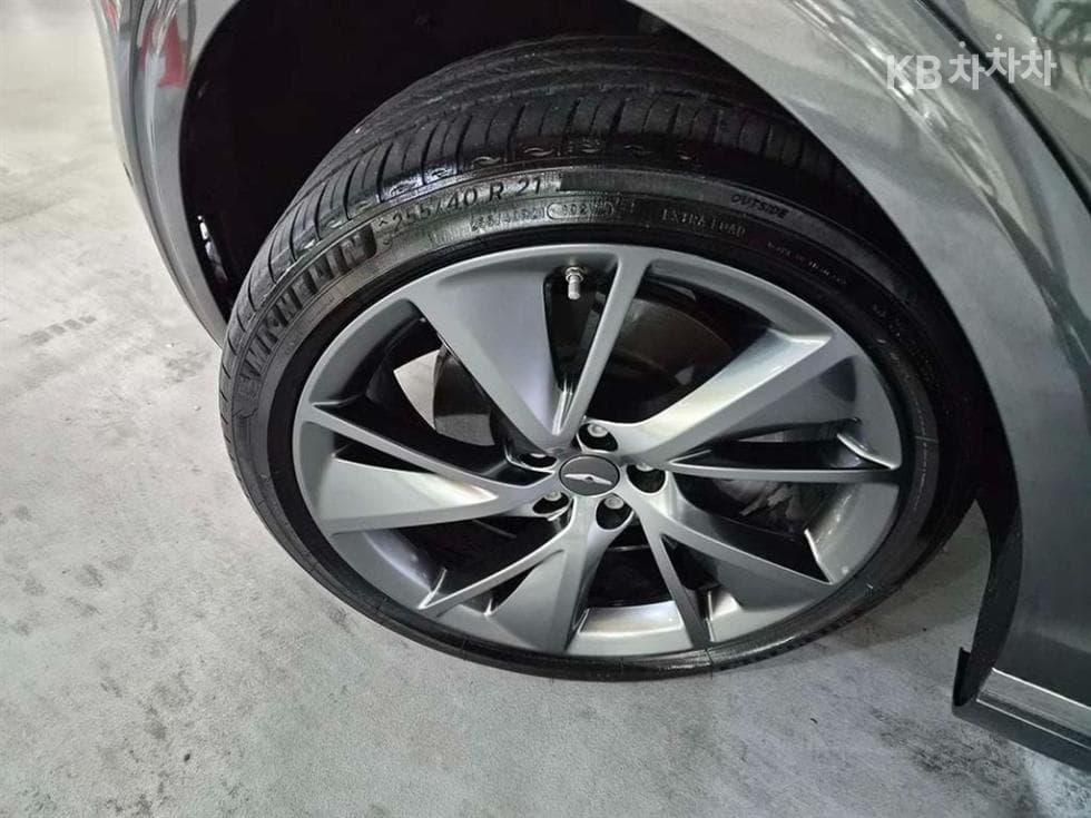 Genesis GV70Gasoline 2.5T AWD - 20