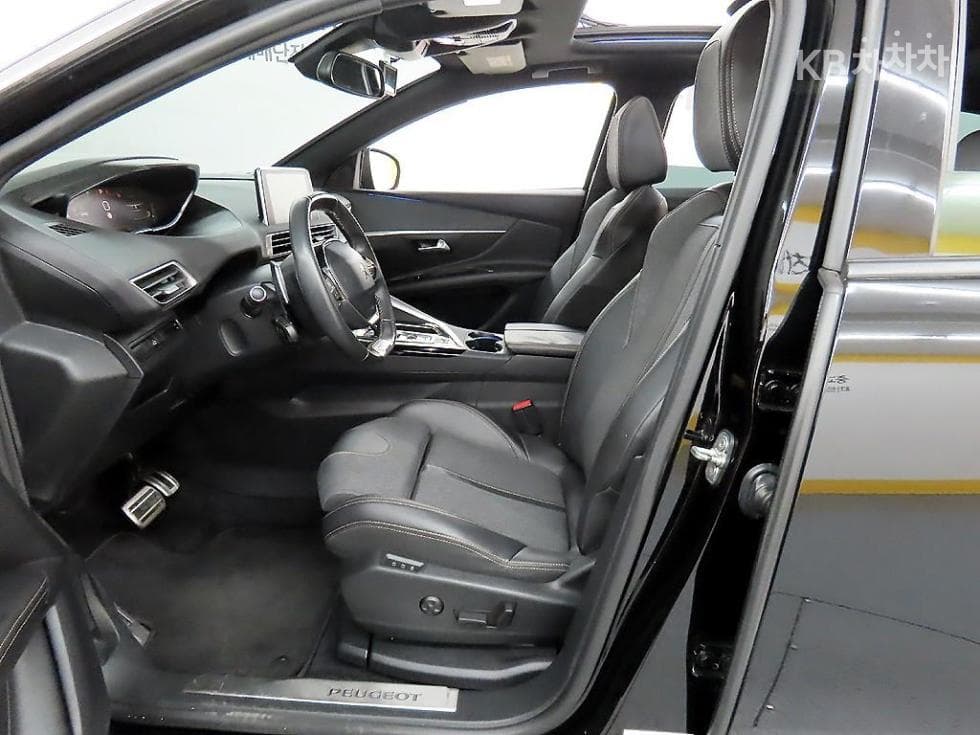 Peugeot 3008 Second generation1.6 BlueHDi Allure - 5