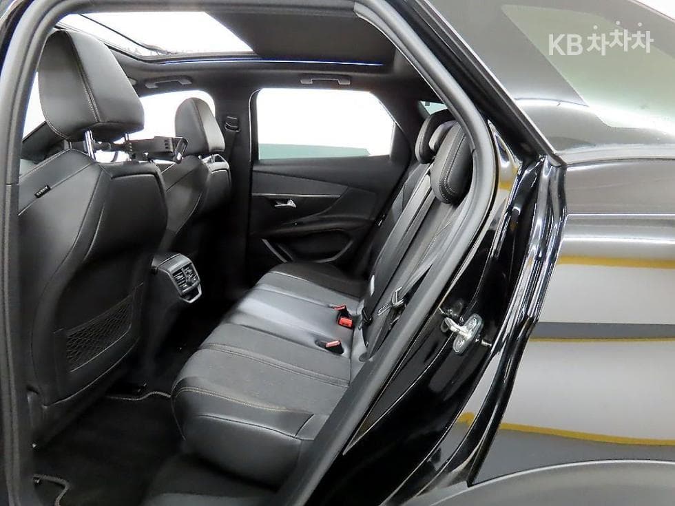 Peugeot 3008 Second generation1.6 BlueHDi Allure - 6