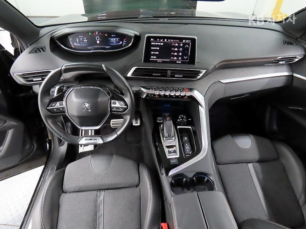Peugeot 3008 Second generation1.6 BlueHDi Allure - 7