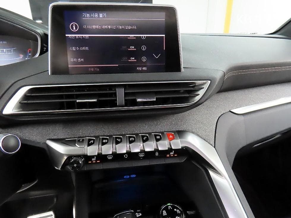 Peugeot 3008 Second generation1.6 BlueHDi Allure - 13