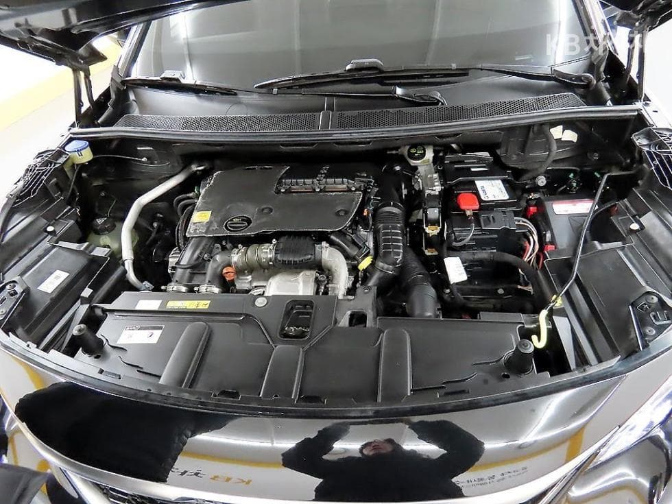 Peugeot 3008 Second generation1.6 BlueHDi Allure - 19