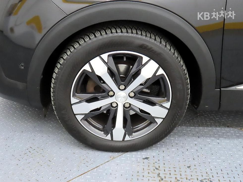 Peugeot 3008 Second generation1.6 BlueHDi Allure - 20