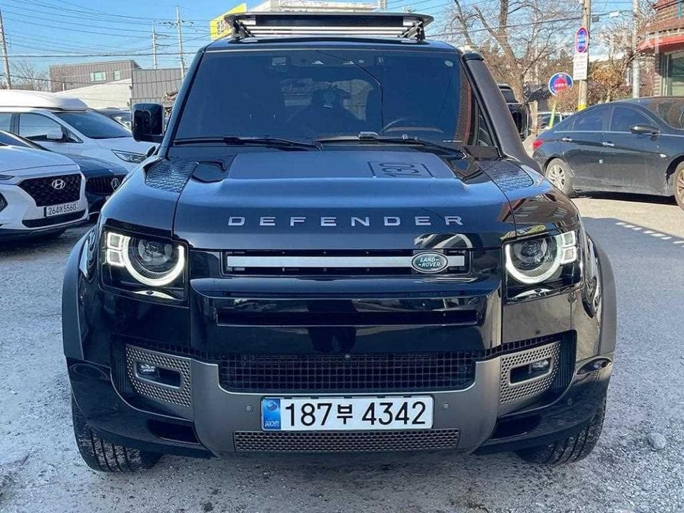 Land Rover 디펜더(L663)130 D300 X-DYN HSE - 2