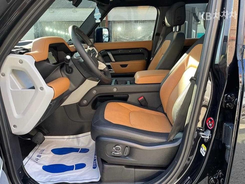 Land Rover 디펜더(L663)130 D300 X-DYN HSE - 5