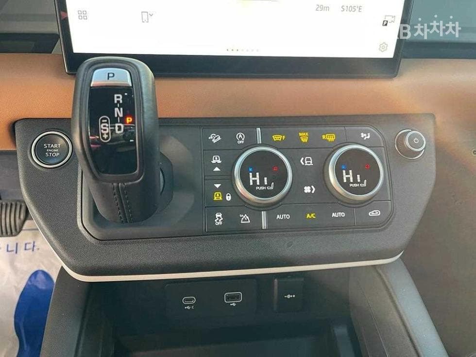 Land Rover 디펜더(L663)130 D300 X-DYN HSE - 11
