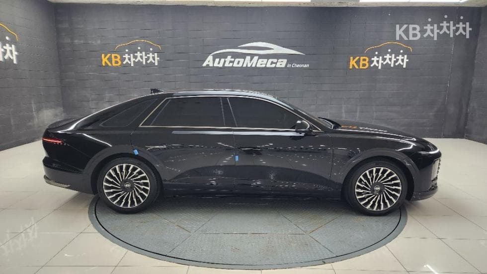 Hyundai The All New Grandeur (Azera)3.5 Gasoline AWD Calligraphy - 2