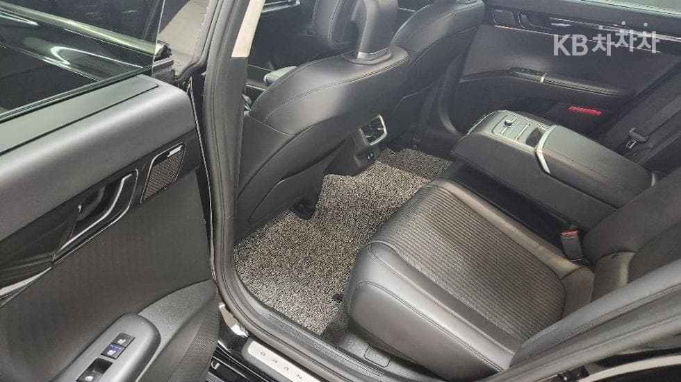 Hyundai The All New Grandeur (Azera)3.5 Gasoline AWD Calligraphy - 16