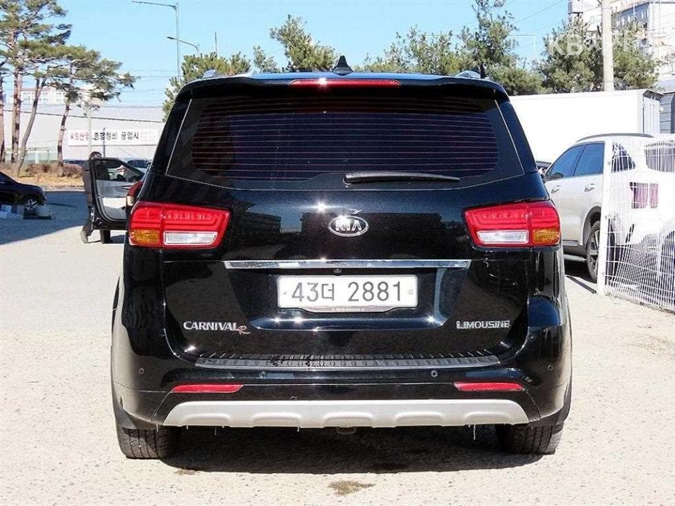 Киа All New Канивал7-местен (Лимузин) 2.2 Дизел Лимузин VIP - 4