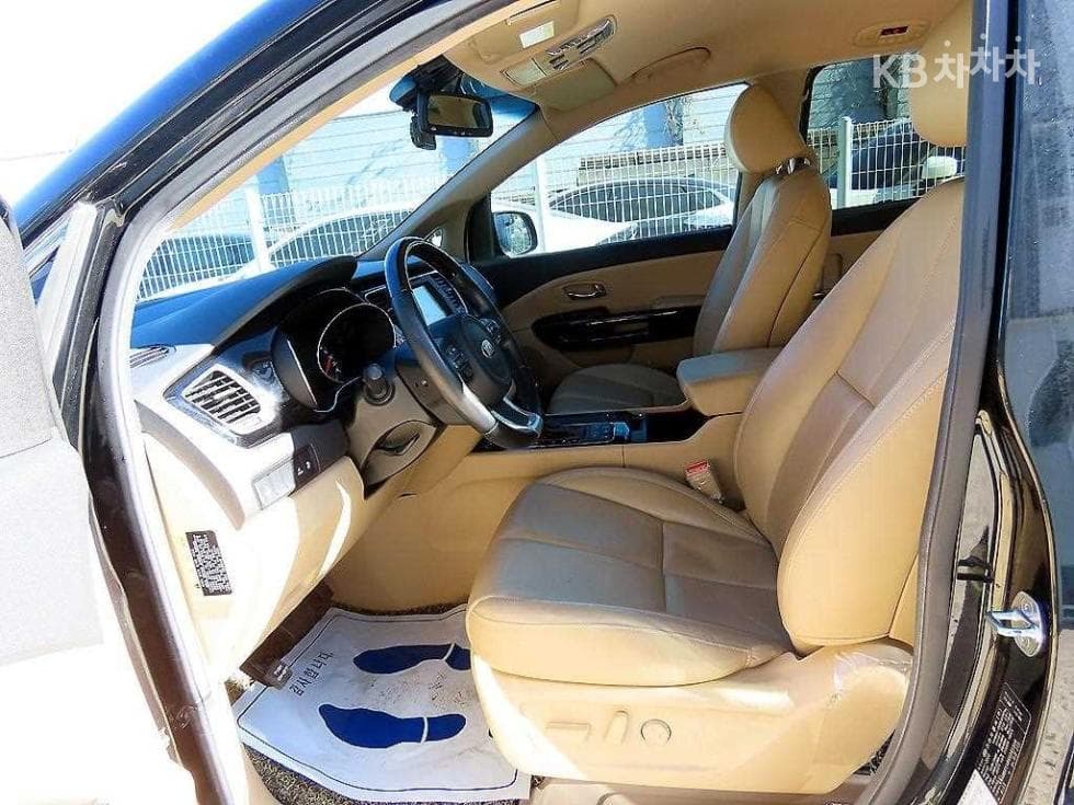 Киа All New Канивал7-местен (Лимузин) 2.2 Дизел Лимузин VIP - 5